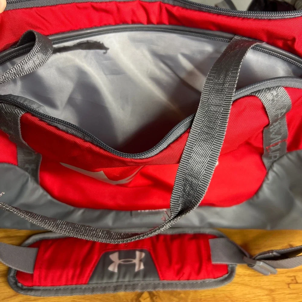 Under Armour Storm Undeniable 3.0 Duffle Gym Bag Medium Red Sports Travel